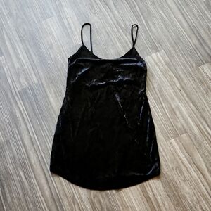 🖤velvet mini dress